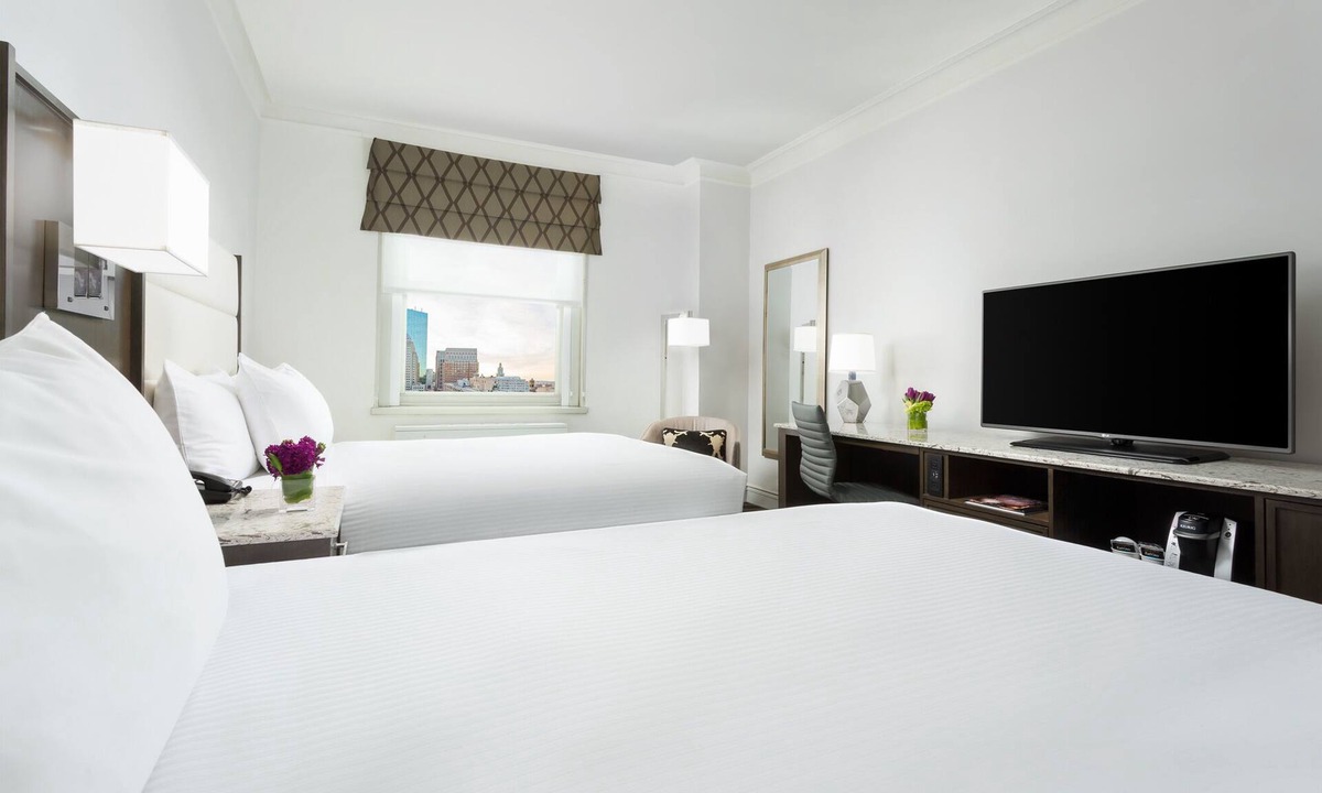 Downtown Boston Hotel | Spacious Downtown Family Stay | Pets Are Allowed | Near Boston’s Theater Scene