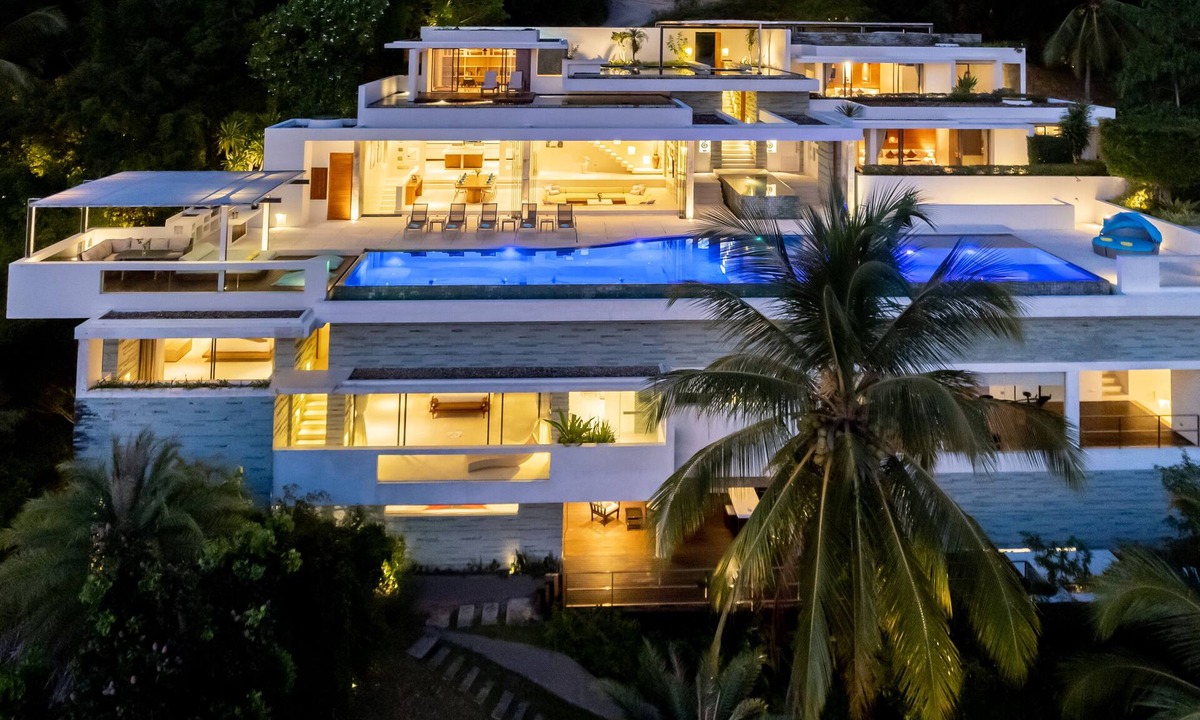 Na Thon Villa | Splash 4 Bed :Contemporary Tropical Five Star Villa