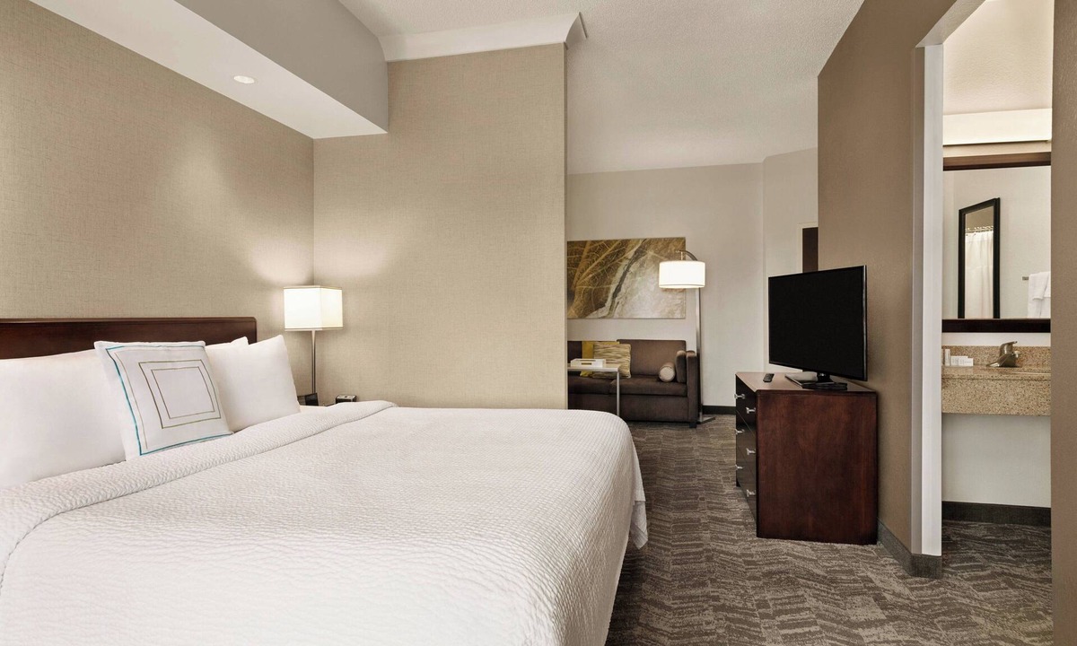 Sterling Hotel | SpringHill Suites by Marriott Dulles Airport
