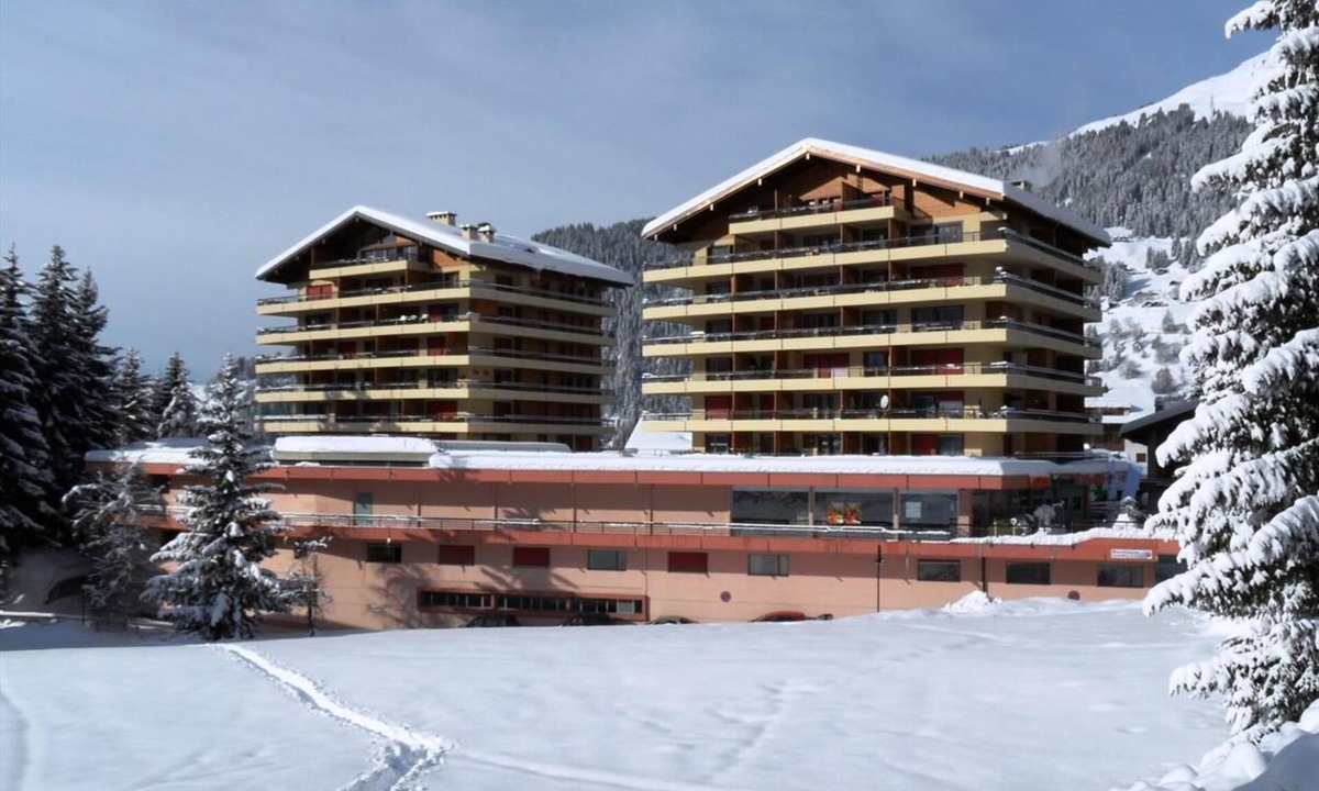Verbier Apartment | Studio * - 6th floor - close to the centre, shops and bus stop - sunny balcony with very nice view