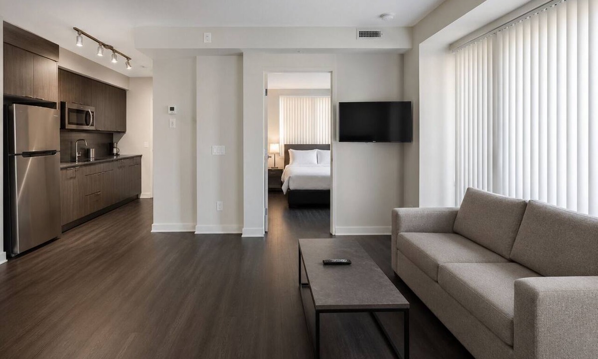Wellington Place Hotel | Sunny Studio Downtown Stay Near Theaters & Transit