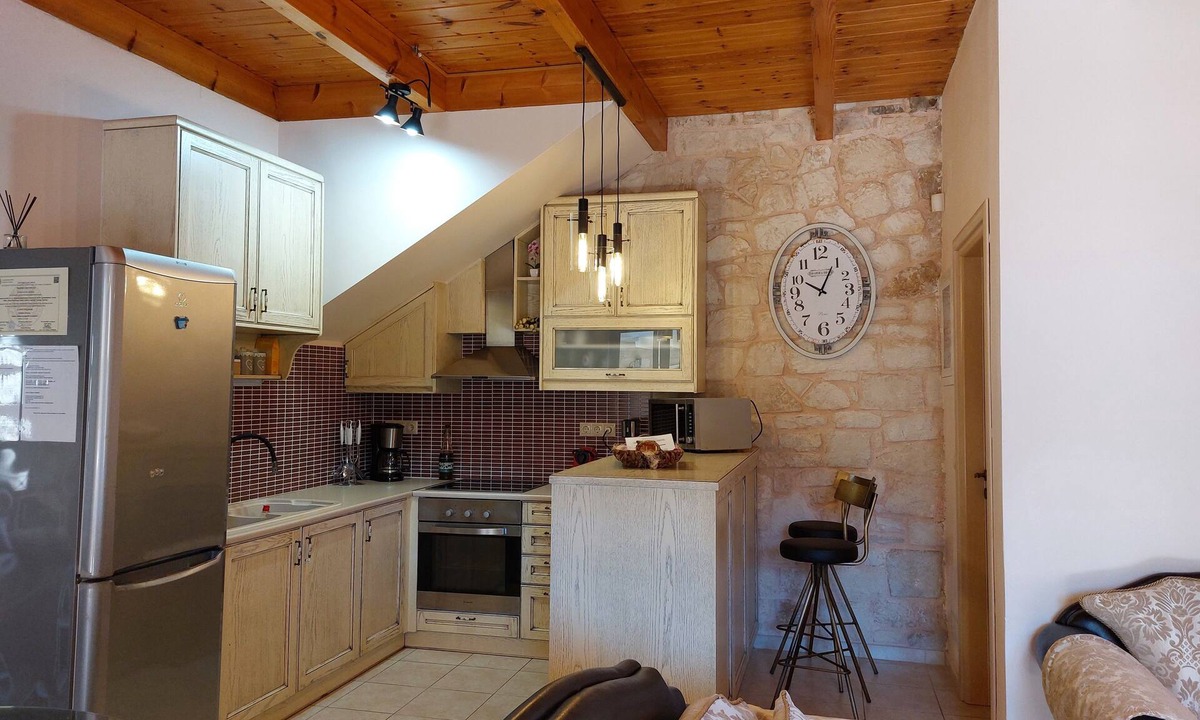 Kato Stalos House | Villa Constancia