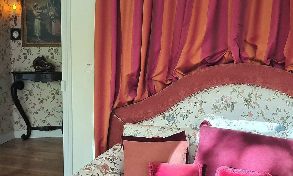 Quartier de l'Ecole-Militaire Apartment | Wake up next to Napoleon!