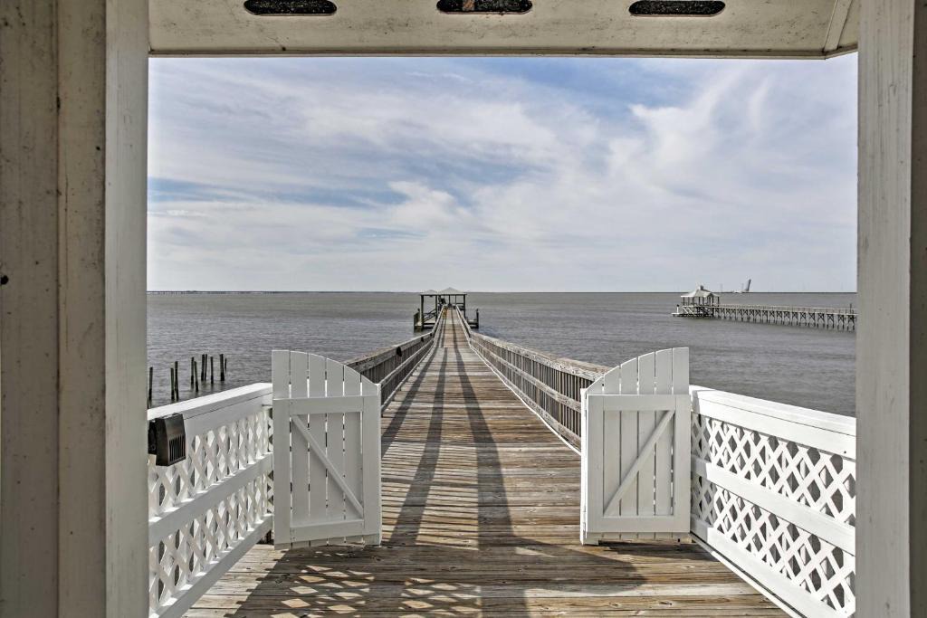 Slidell House | Waterfront Home with Dock - 31 Mi to Downtown NOLA!