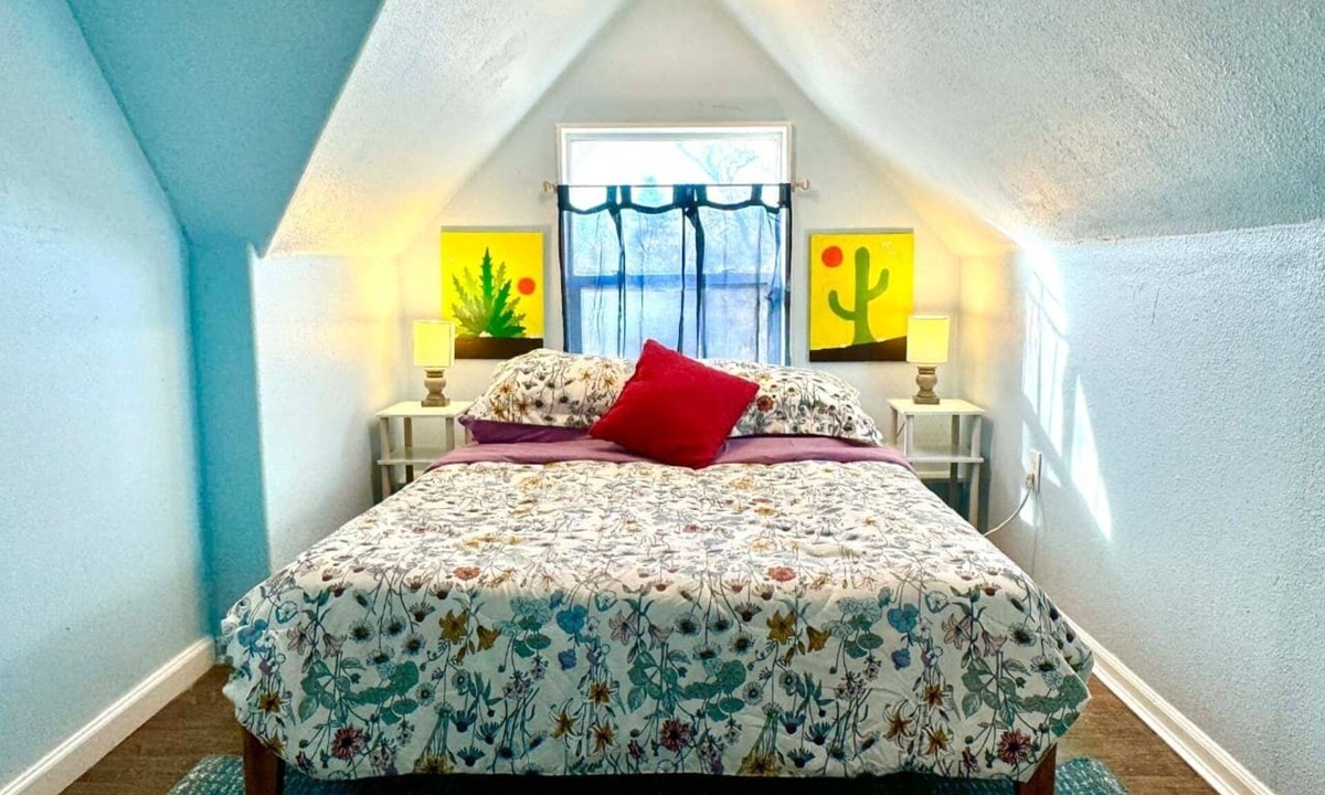 Jefferson Park House | Wonderful 2-bedroom house in Denver perfect for your getaway