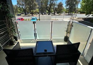 Braddon 1BD - Walk to Tram - Gym - Free Parking