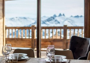 Spacious apartment with south-facing terrace at the foot of the slopes - up to 8 guests