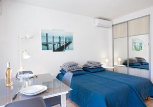 Studio Climatisé Proche Plage et Commerces avec Balcon, Wi-Fi et Parking - FR-1-466A-16 in Saint-Raphaël