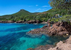 Studio Climatisé Proche Plage et Commerces avec Balcon, Wi-Fi et Parking - FR-1-466A-16 in Saint-Raphaël