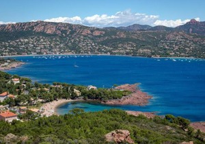 Studio Climatisé Proche Plage et Commerces avec Balcon, Wi-Fi et Parking - FR-1-466A-16 in Saint-Raphaël