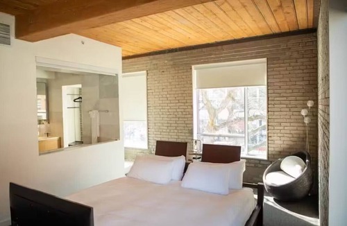 Grange Park Hotel | 2-bedroom hotel in peaceful Toronto with comfortable AC rooms