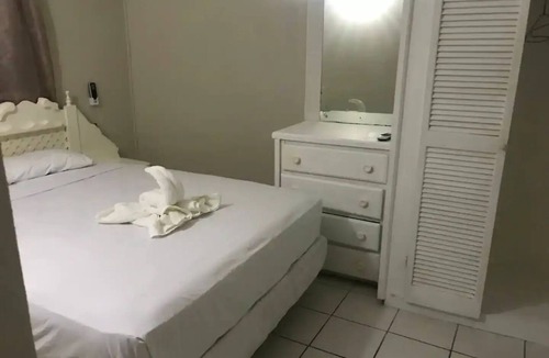 Rodney Bay Hotel | 2-Bedroom Suites & Other Cozy Rooms
