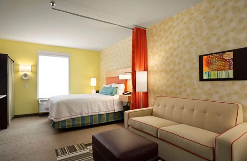 Greensboro Hotel | 2 Convenient Units Near Piedmont Triad Airport with Free Breakfast & Pool