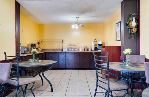 Cape Fear Apartment | 2 Full Bed | Non-Smoking