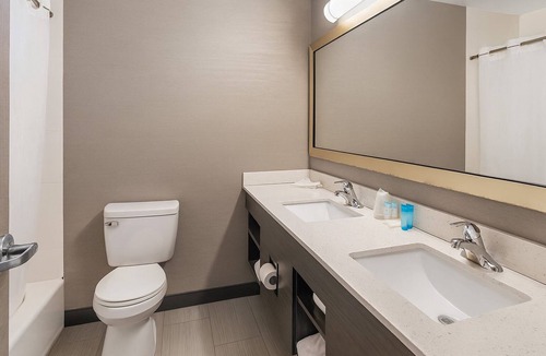 Foxboro Hotel | 3 Comfortable Units Near Nature Trail & Cranberry Bog, FREE Breakfast & Parking!