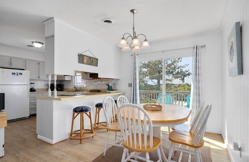 South Nags Head House | 386 Unique Ocean-Side Home - 4 Lots from Ocean!