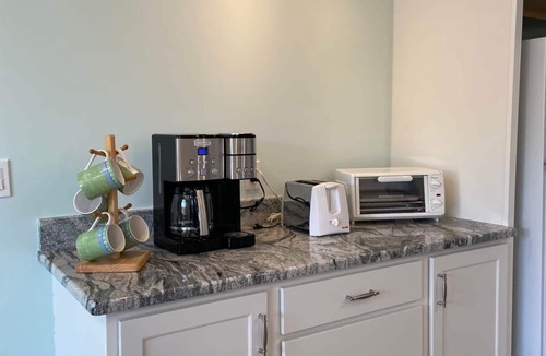 Hyannis House | 46 by the Sea, steps to private beach & heated pool, 1-mile from Main St., ocean views, AC, & Wi-Fi