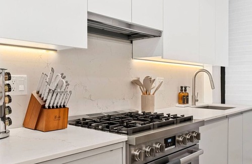 Griggs Park Condo | 4BR/4BA | Parking + Chef’s Kitchen | Near BU/BC