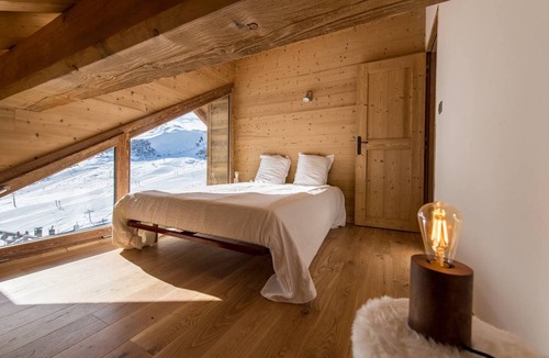La Toussuire Apartment | 5 Attic bedrooms appartment on the ski slopes - up to 12 guests