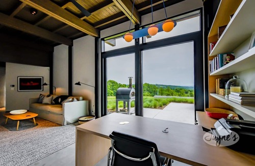 Creemore House | 5bdrm 7bath modern oasis in Creemore! Pool! Hot Tub! Sauna! Podcast Media Rm!