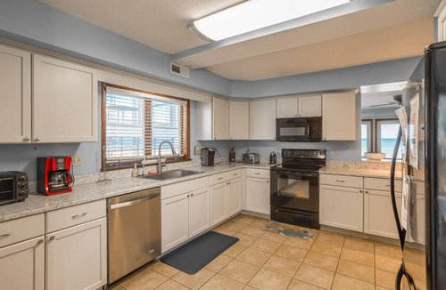 South Rehoboth House | 5BR Ocean Front Townhouse Pet Friendly Recent Updates/Parking