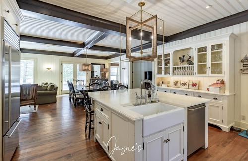 Port Carling Cottage | 6 bed 6 bath cottage on Lake Joseph