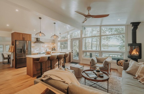 Windermere Cottage | 6BR Lakefront Muskoka Sunset Retreat w/Hot Tub, Dock & Firepit