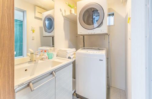 Taito Villa | 7 min walk from JR Yamanote Line Uguisudani Spacious 4-Bedroom House near Ueno & Asakusa With Parking