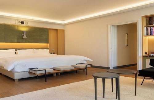 Bercy Apartment | A luxurious 550 m² haven with 6 bedrooms and 6 bathrooms across four floors