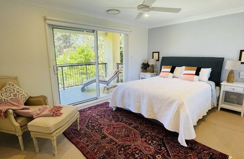 Diamond Beach House | Absolute beachfront holiday home with private heated pool