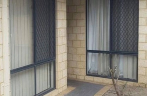 East Cannington House | Airbnb Room to stay at prime location close to all amenities, east Cannington