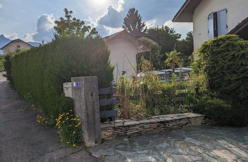 Aix-les-Bains House | Aix les bains family home between land and lake or town! Within walking distance.