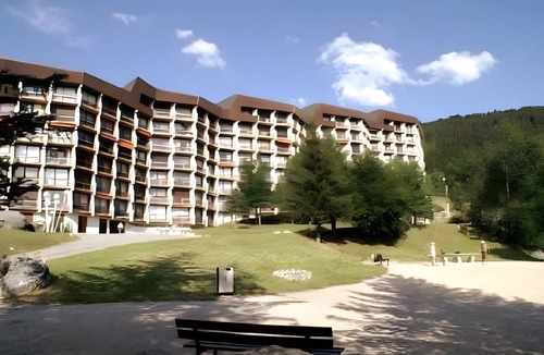 Saint-Nizier-du-Moucherotte Apartment | Apartment 'À L’orée Des Sapins, Skis Au Pied' with Mountain View, Shared Garden and Balcony