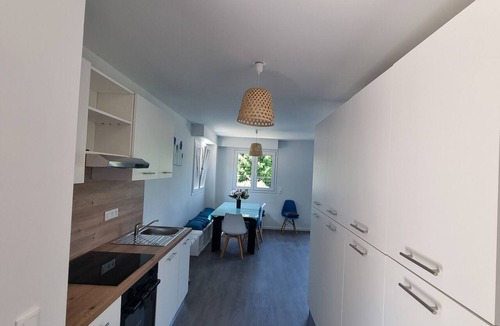 Aix-les-Bains Apartment | Apartment-Classic-Ensuite with Shower-Appartement T5 Bât. B