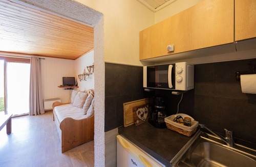 Aillon-le-Jerune Apartment | Apartment 'Le Colporteur' Mountain View, Private Terrace & Wi-Fi