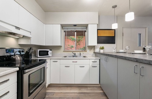 Old Town Condo | Azure Suite Walkable Old Town Condo w/Park View