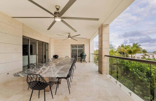 Playa Mujeres Apartment | Beach Front Luxury 4 BDRM Heated Pool WiFi