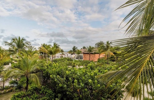 Playa Mujeres Apartment | Beach Front Luxury 4 BDRM Heated Pool WiFi