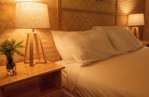 Suffolk Park Hotel | Beachfront Queen Motel Apartment With Pool