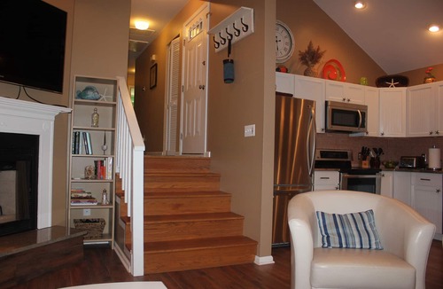 Gold Coast Condo | Beachside Bliss: Cozy Retreat in OCNJ's Gold Coast