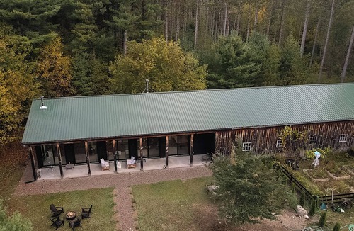 Terra Nova House | Beautiful barn conversion set in the hills & forests of the Creemore area.