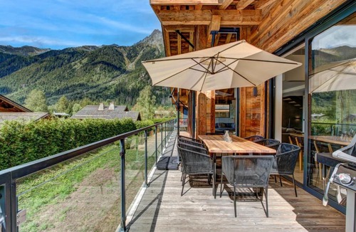 Les Tines Ski Chalet | Black Pearl