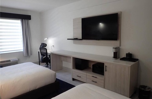 West Springfield Hotel | Blue A Modern Hotel, an Ascend Collection Hotel