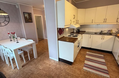 Ljungaverk House | Bostad med eldstad, balkong, BBQ, parkett, högt i tak, smart TV, ljudanläggning