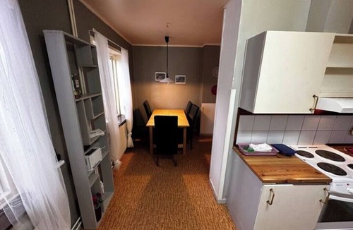 Ljungaverk House | Bostad med eldstad, balkong, BBQ, parkett, högt i tak, smart TV, ljudanläggning