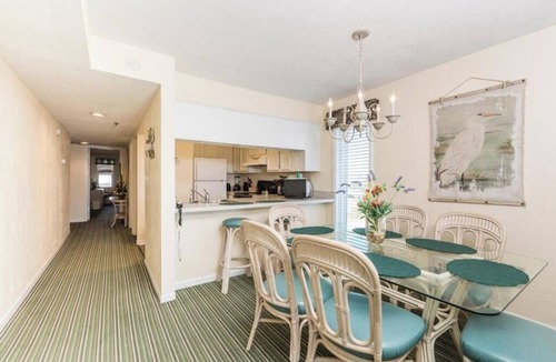 Windy Hill Hotel | Bright & Airy 2BR Beachside Suite – Prime Location