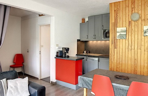 Le Corbier Apartment | Bright central apartment with balcony