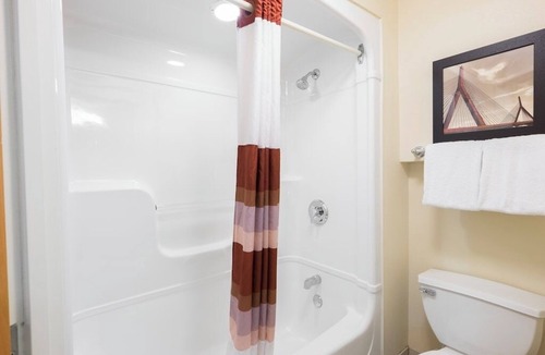 Saugus Hotel | Bright & Modern Space Perfect for Families or Pet Owners Near Fenway Park
