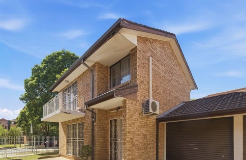 Cabramatta House | Cabramatta | Spacious 3 Bedroom Family Townhouse