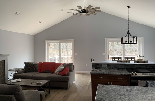 Tolland House | Casa del Bosco - Private Woodland Retreat by Lake - Game Room